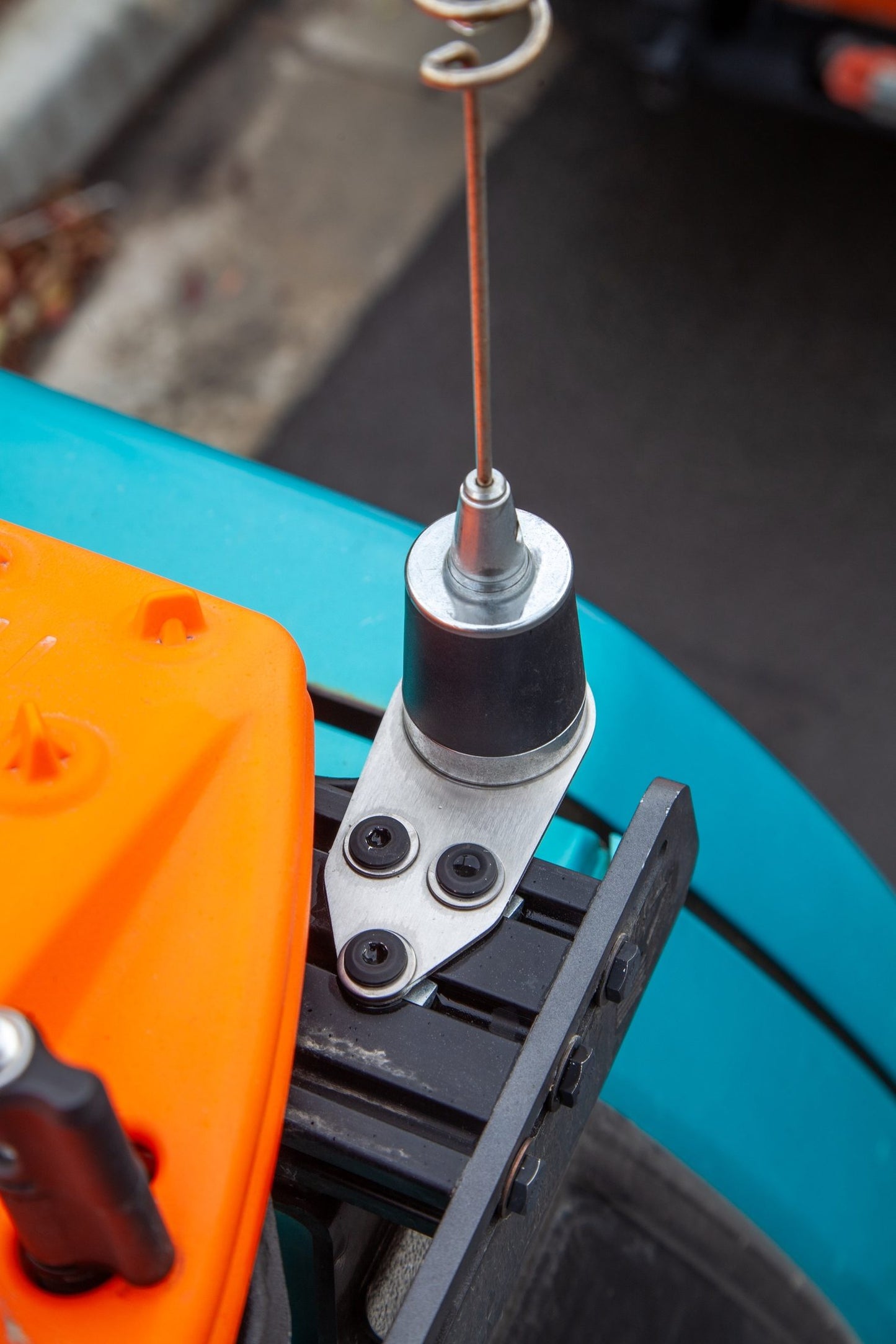 NMO Antenna mount for prinsu & similar extrusion style roof racks